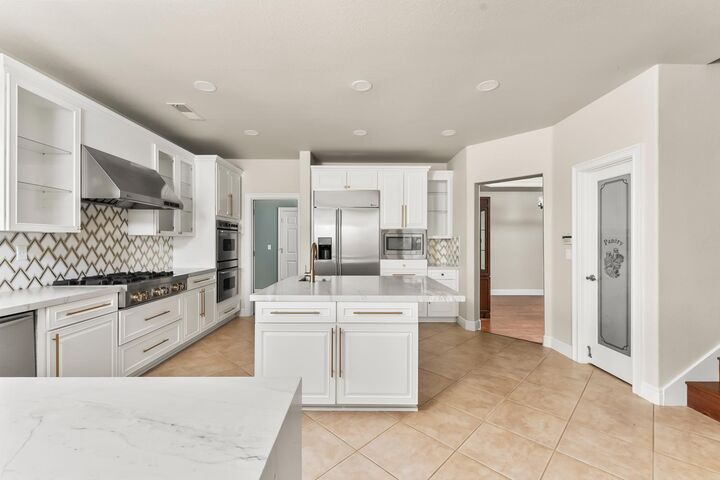 Property Photo: 1580 Vista Ridge Way CA 95661