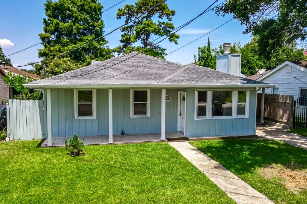 Property Photo:  2916 Ivy Place  LA 70043 