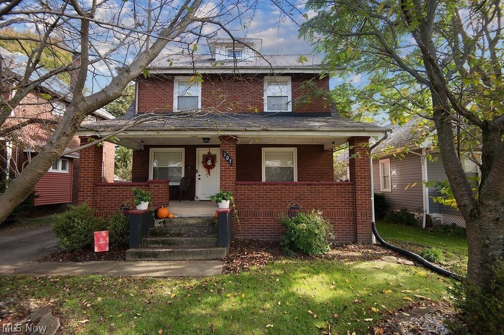 Property Photo:  107 N Hartford Avenue  OH 44509 