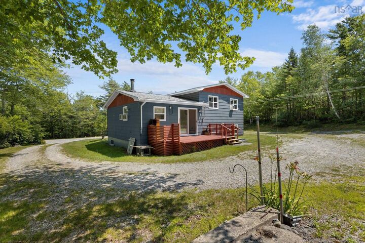 Property Photo: 637 Woodlawn Drive NS B0T 1W0