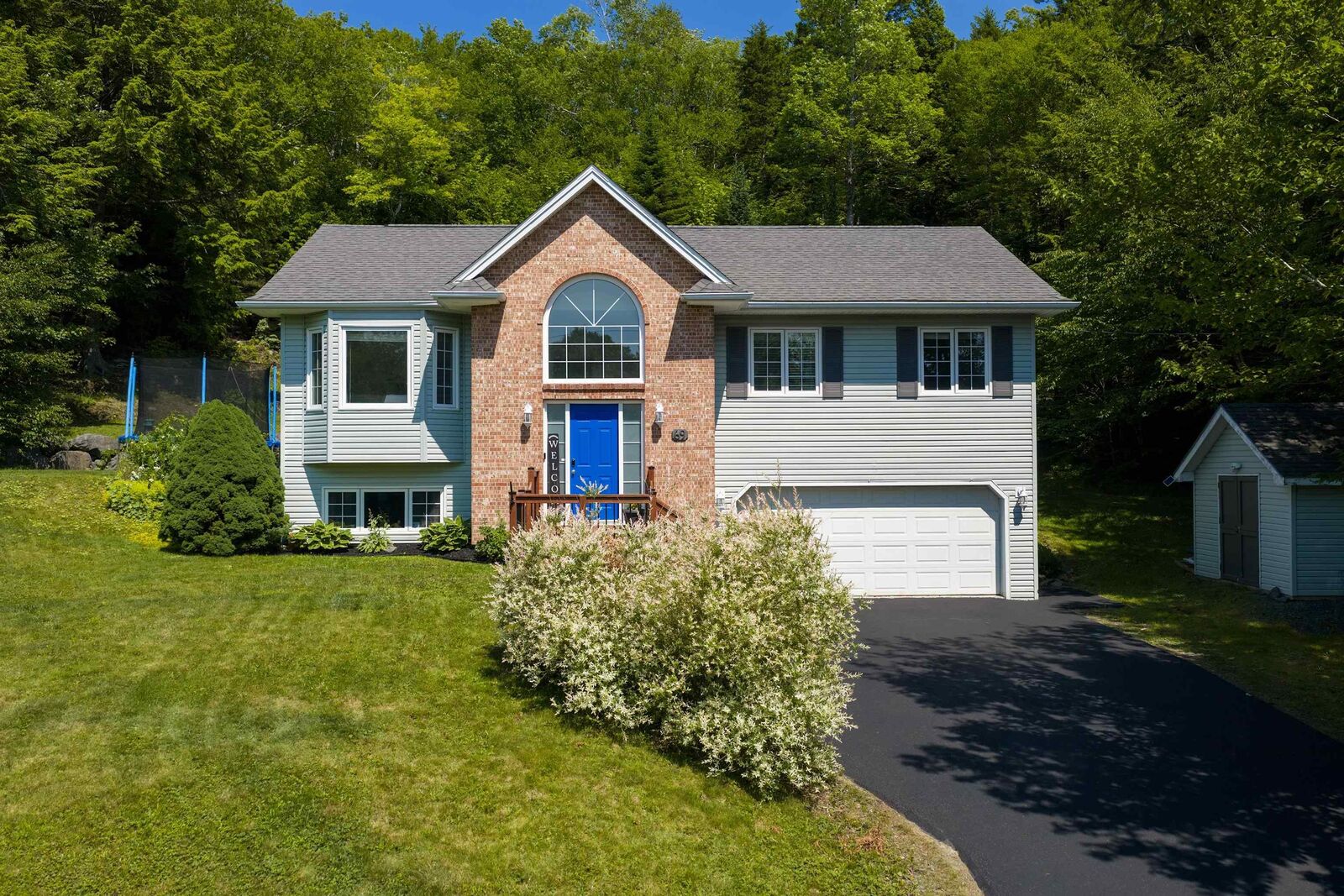 Property Photo:  69 Lylewood Drive  NS B4E 3B1 