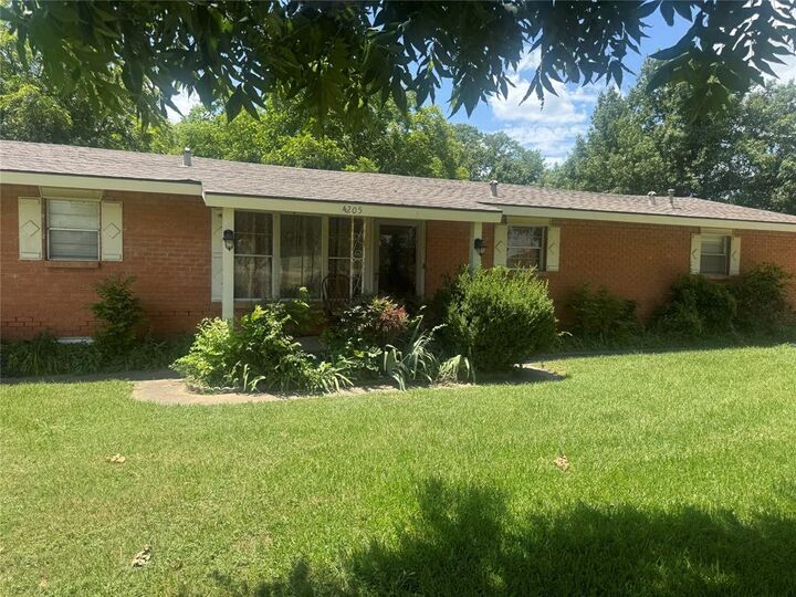 Property Photo: 4205 Hickory Tree Road TX 75180