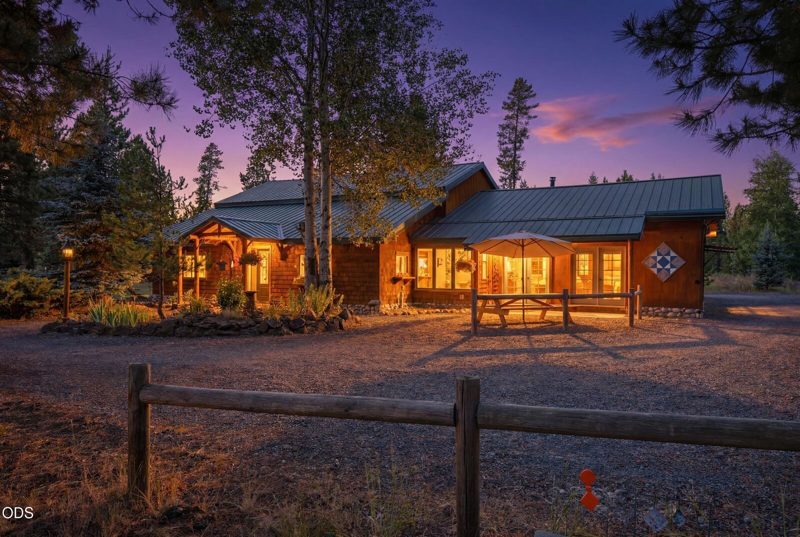 Property Photo: 54440 Huntington Road OR 97707