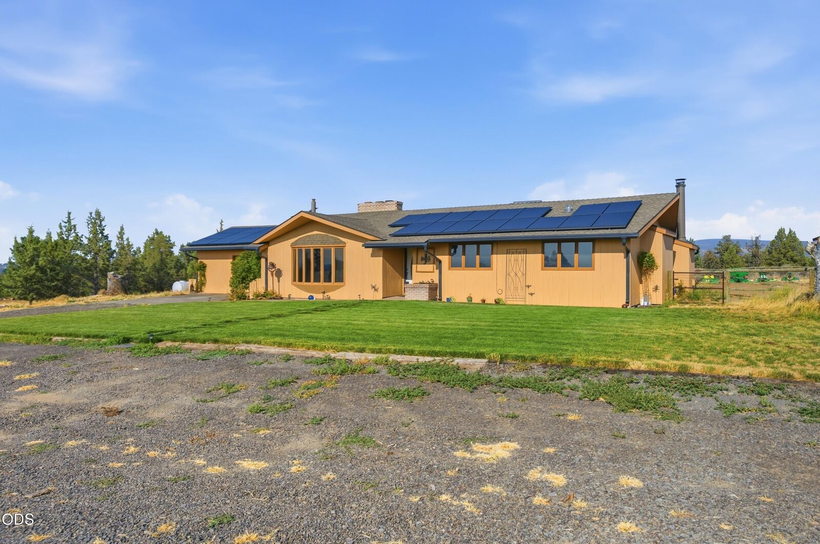 Property Photo:  105 SE Barber Road  OR 97741 