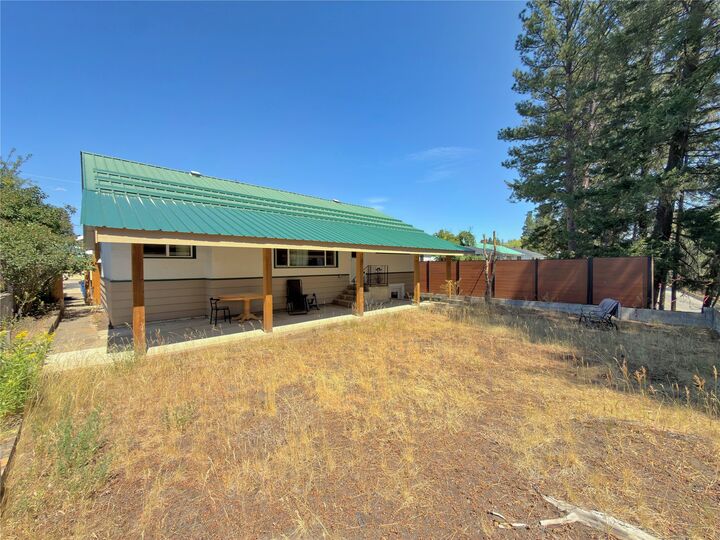 Property Photo: 328 Sunset Avenue BC V0X 1W0