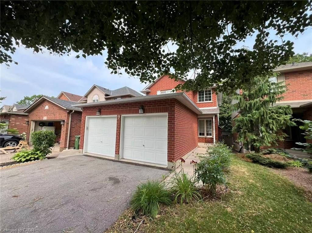 Property Photo: 9 Brookheath Lane ON L0R 1W0
