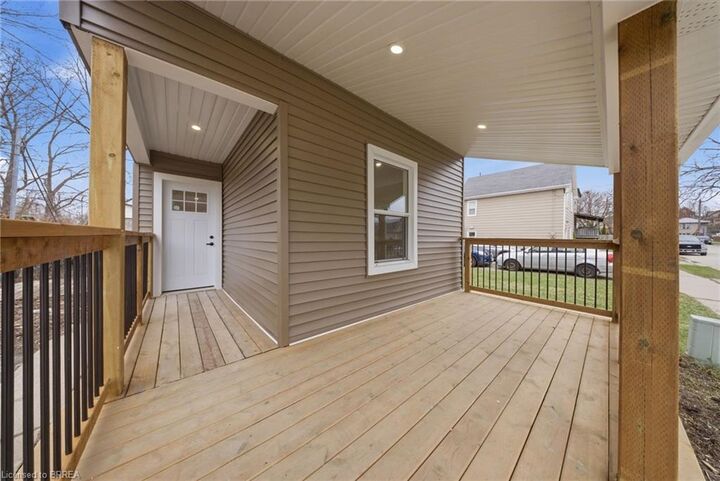 Property Photo: 17 Able Avenue ON N3S 2Y4