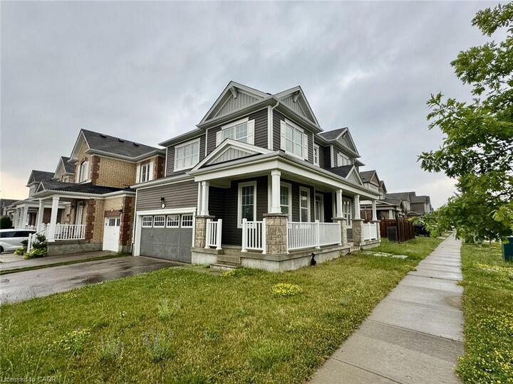 Property Photo:  2 Blue Oak Street  ON N2R 0K4 