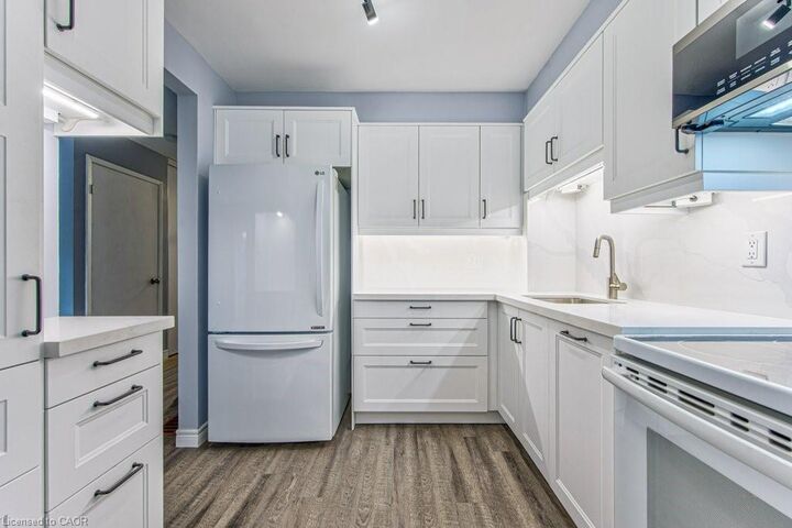 Property Photo:  51 Paulander Drive 116  ON N2M 5E5 