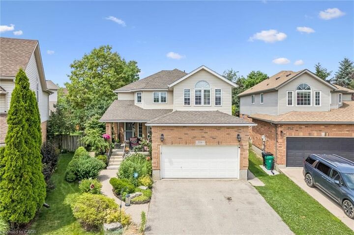 Property Photo: 916 Rush Meadow Court ON N2R 1K9