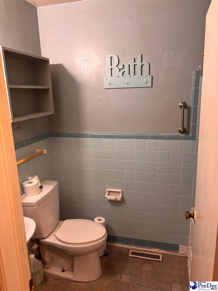 Property Photo: 2604 E Spring Street SC 29505-6837