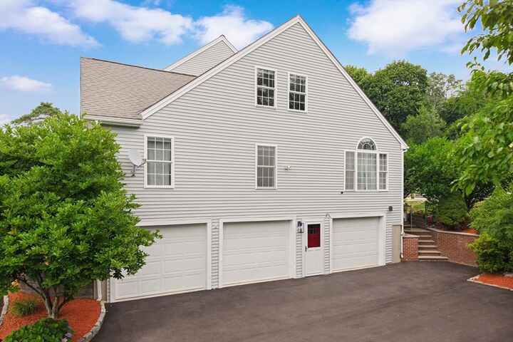 Property Photo:  24 Sheridan Ln  MA 01876 