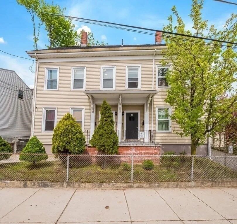 Property Photo: 62 Temple St 2 MA 02145