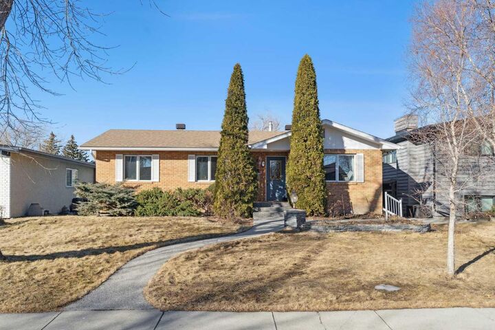 34 Rosery Drive NW — photo 1