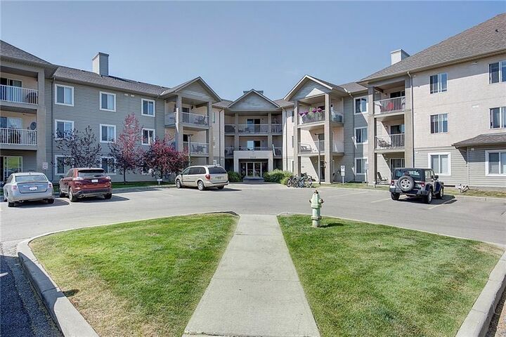 2000 Citadel Meadow Point NW 216 — photo 1