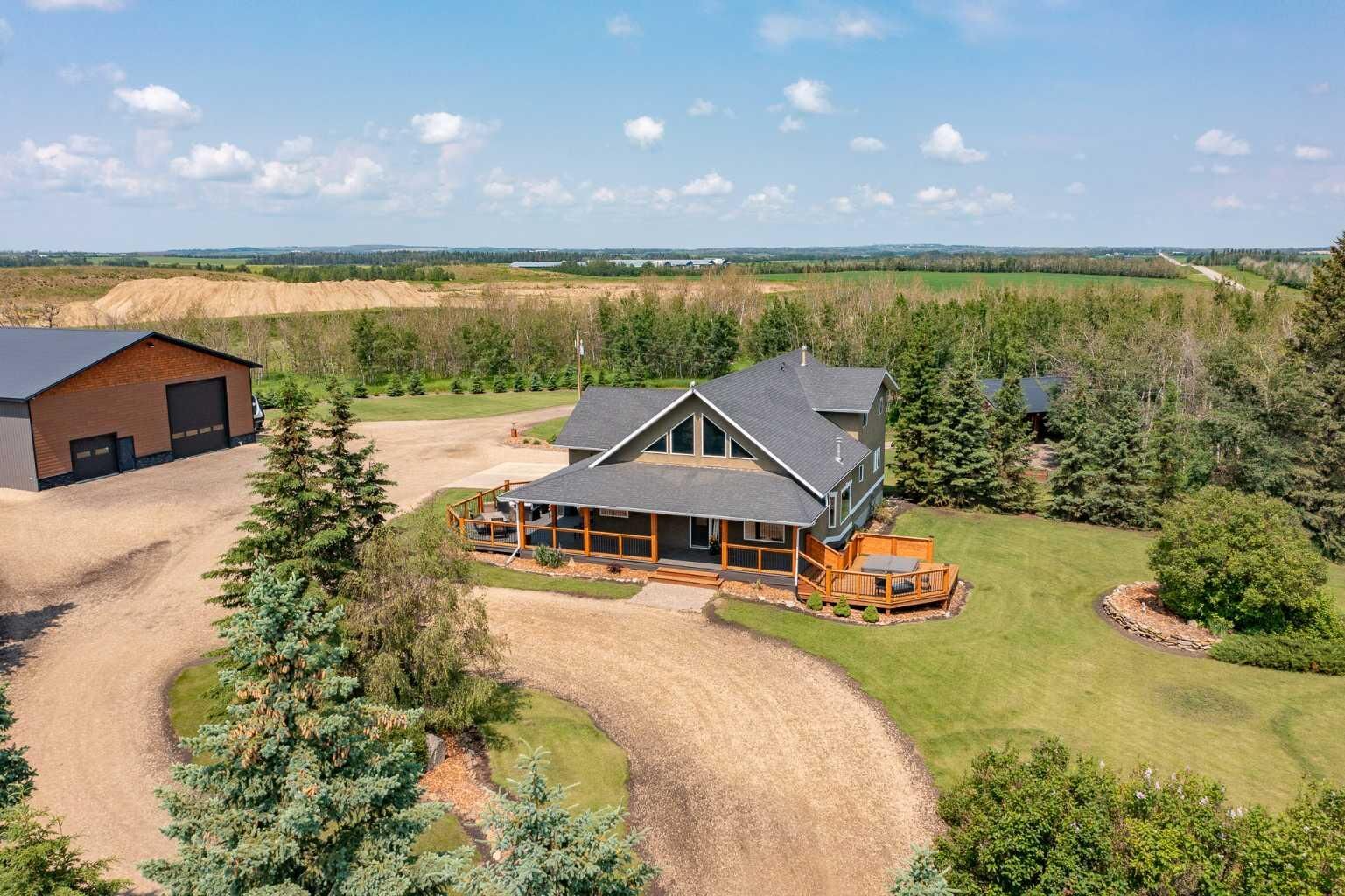 Property Photo: 41104 Range Road 274 AB T4L 2N1