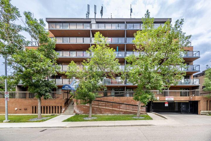 1900 25A Street SW 408 — photo 1