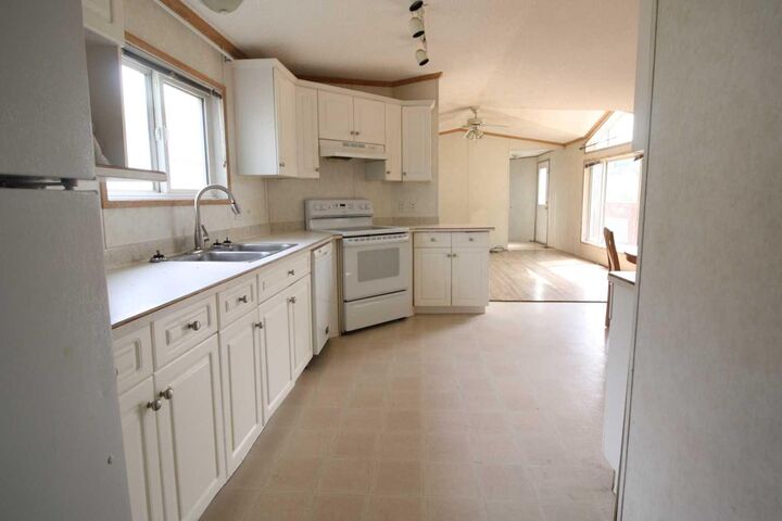 Property Photo: 9810 102 Street AB T0H 1Z0