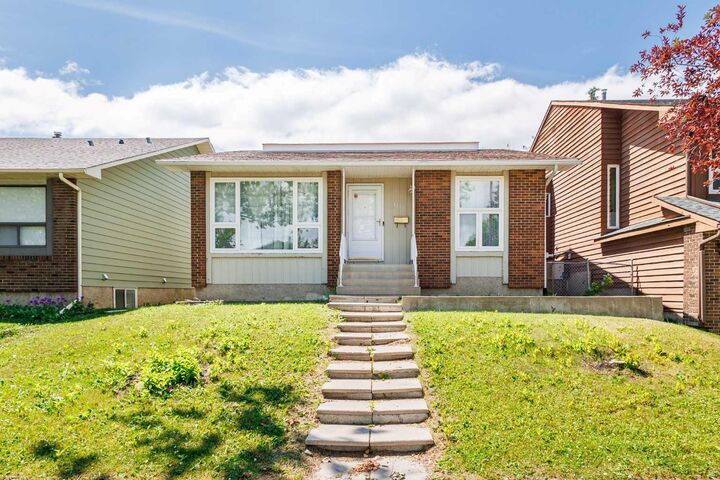 1111 Berkley Drive NW — photo 1