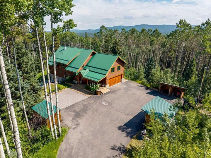 Property Photo: 16 Highlands Place AB T0L 0K0