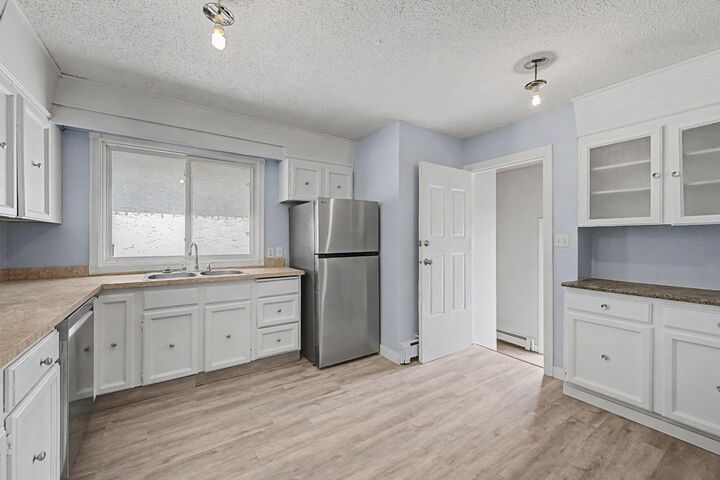 Property Photo: 4004 79 Street NW AB T3B 2N8
