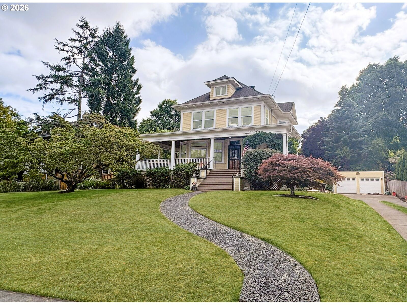 Property Photo: 322 SE 61st Ave OR 97215