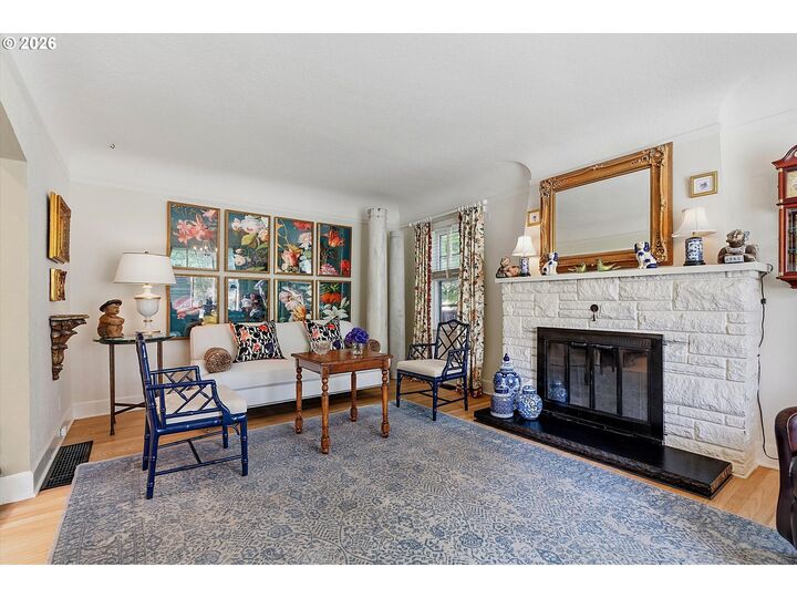 Property Photo:  1831 NE 61st Ave  OR 97213 