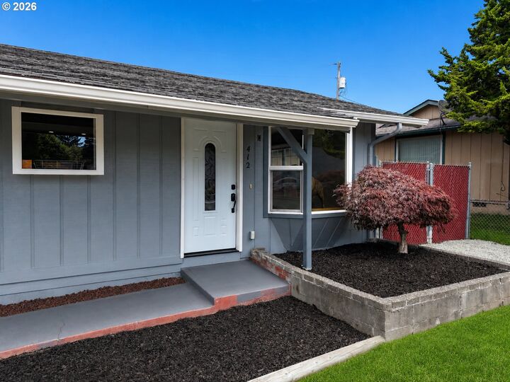 Property Photo: 412 Fir St OR 97415
