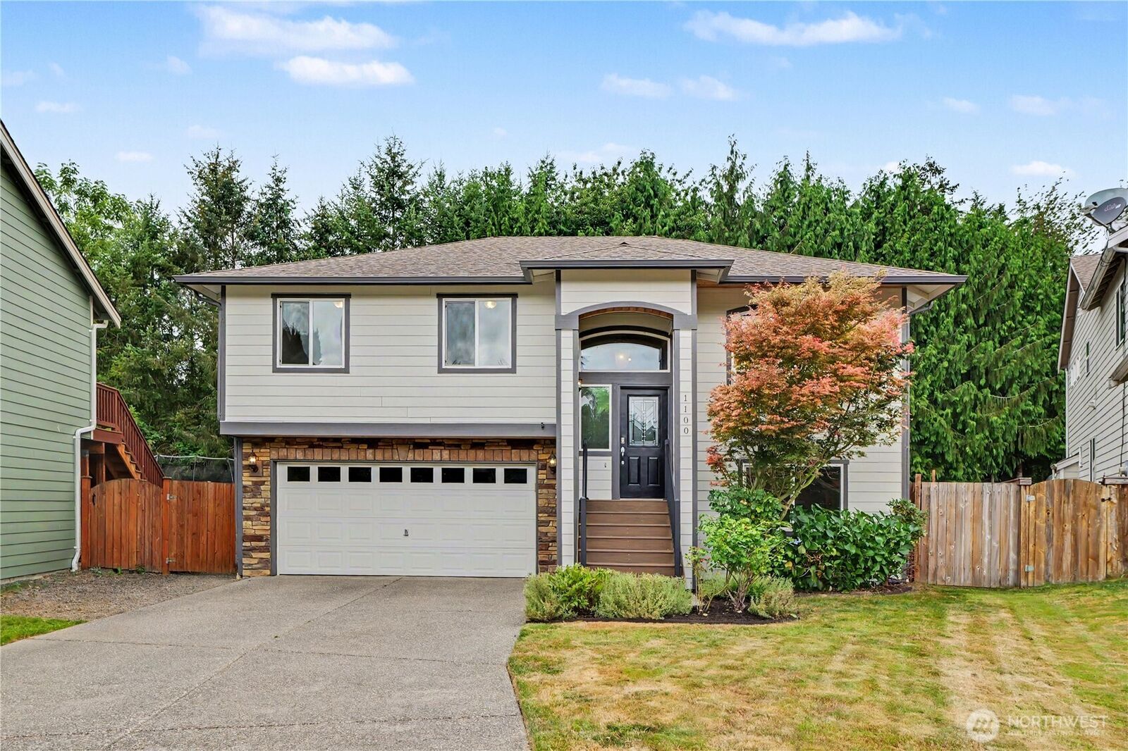 Property Photo:  1100  Grant Place  WA 98290 