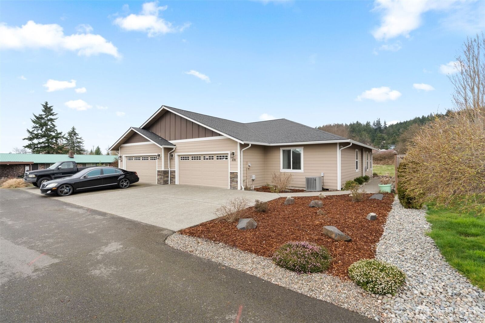 Property Photo: 676 SW 20th Street A WA 98532