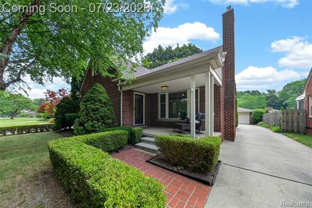 Property Photo:  2925 Bembridge Road  MI 48073 