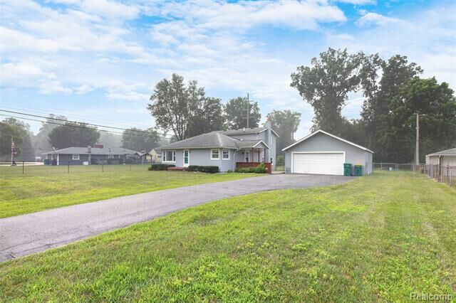 Property Photo: 37483 Barth Street MI 48174