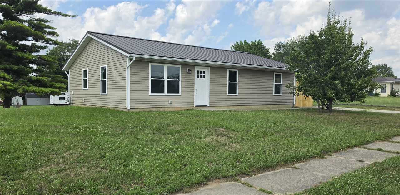 Property Photo:  1220 N G Street  IN 47374 