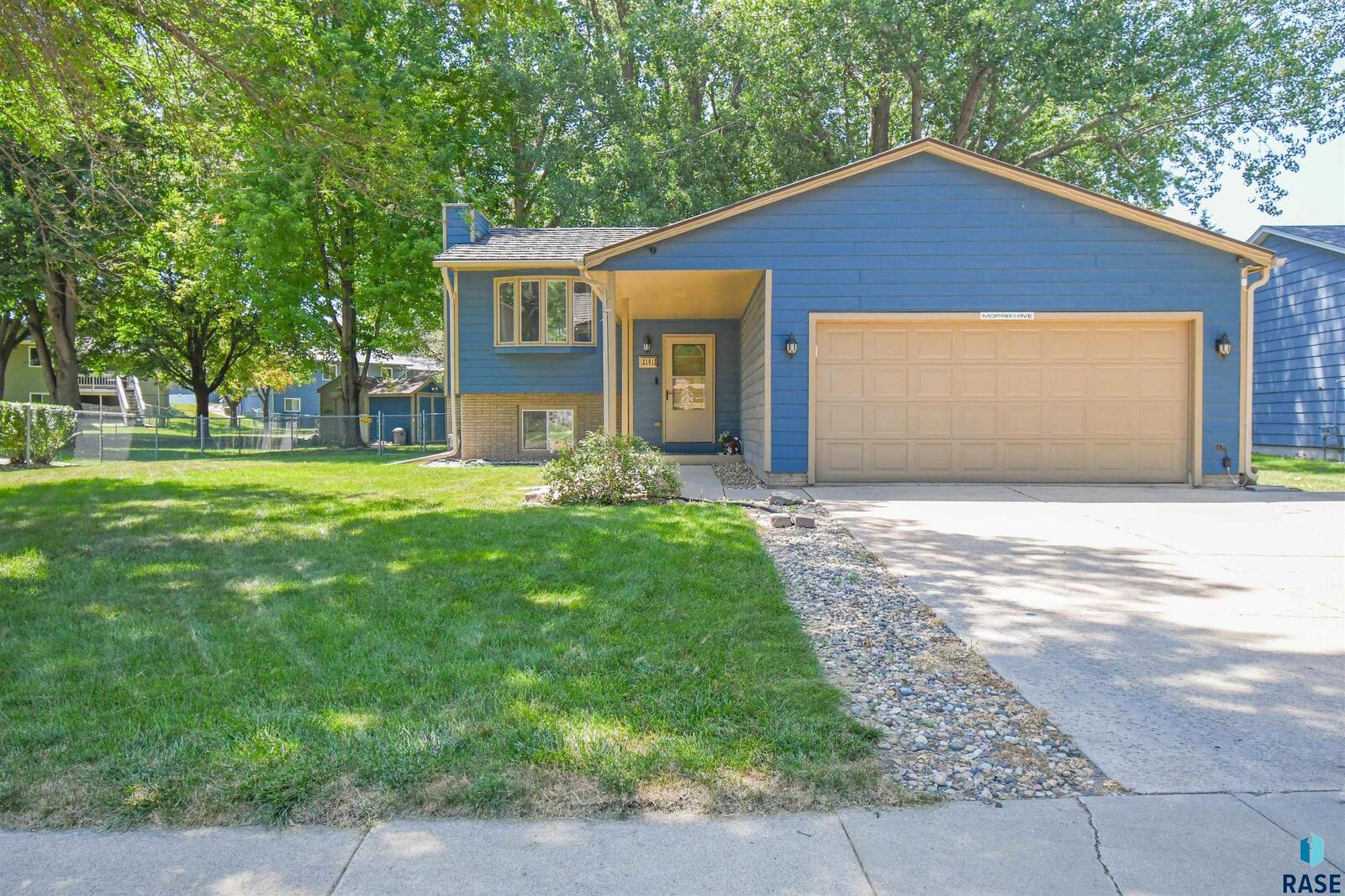 Property Photo:  2101 S Fox Trl  SD 57103-6330 