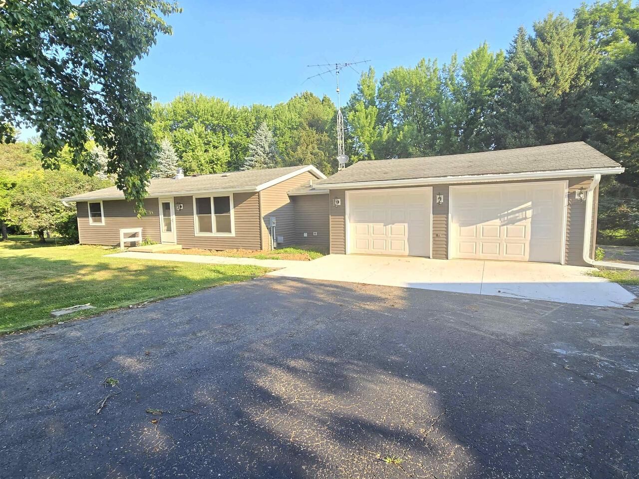 Property Photo:  W2726 Menominee Court  WI 53946 