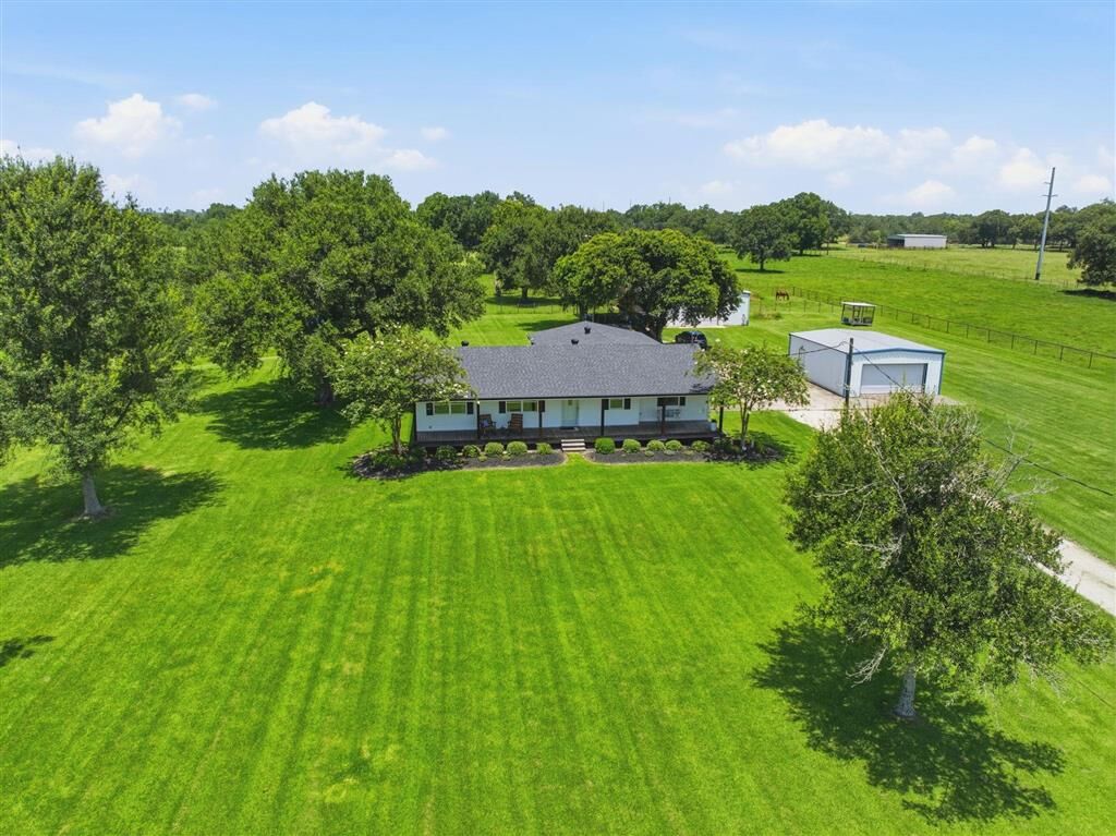Property Photo: 1754 Hwy 108 W LA 70665