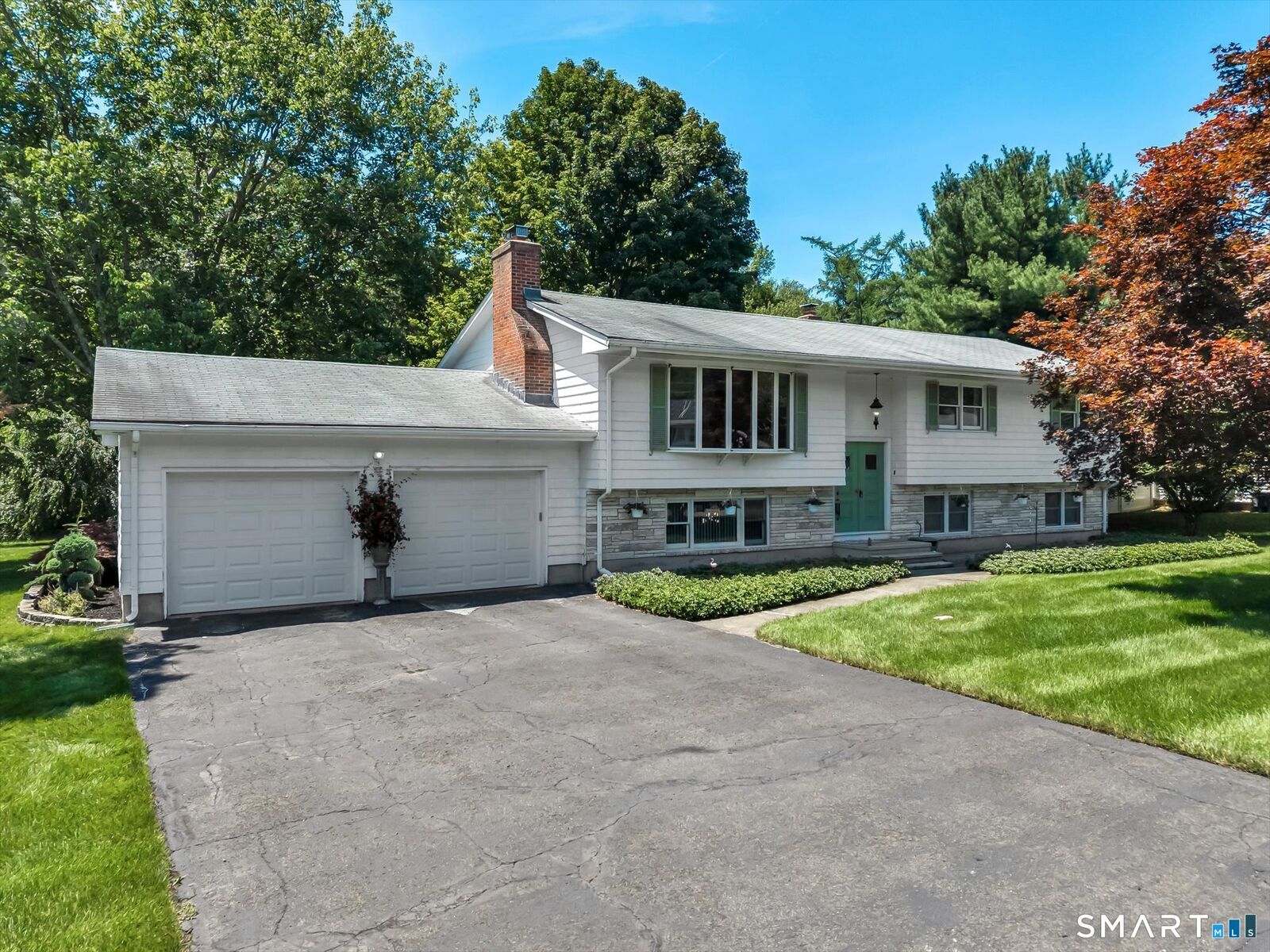 Property Photo:  73 Rolling Ridge Road  CT 06514 