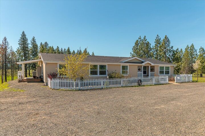 Property Photo:  1061 Canyon Ridge Dr  ID 83851 
