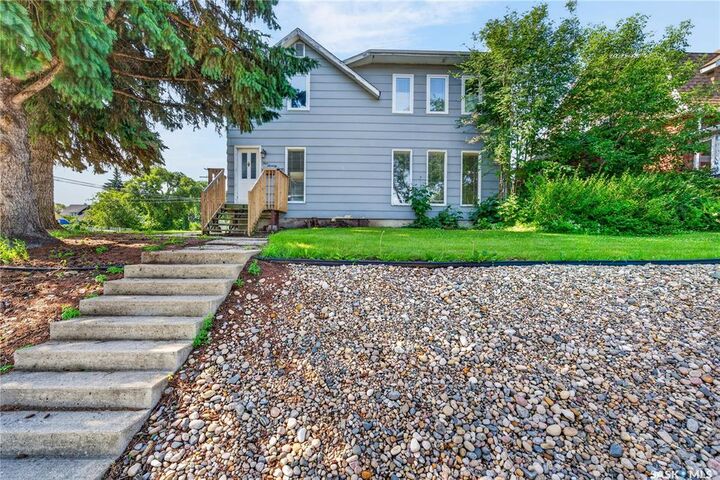 Property Photo: 477 22nd Street E SK S6V 1N5