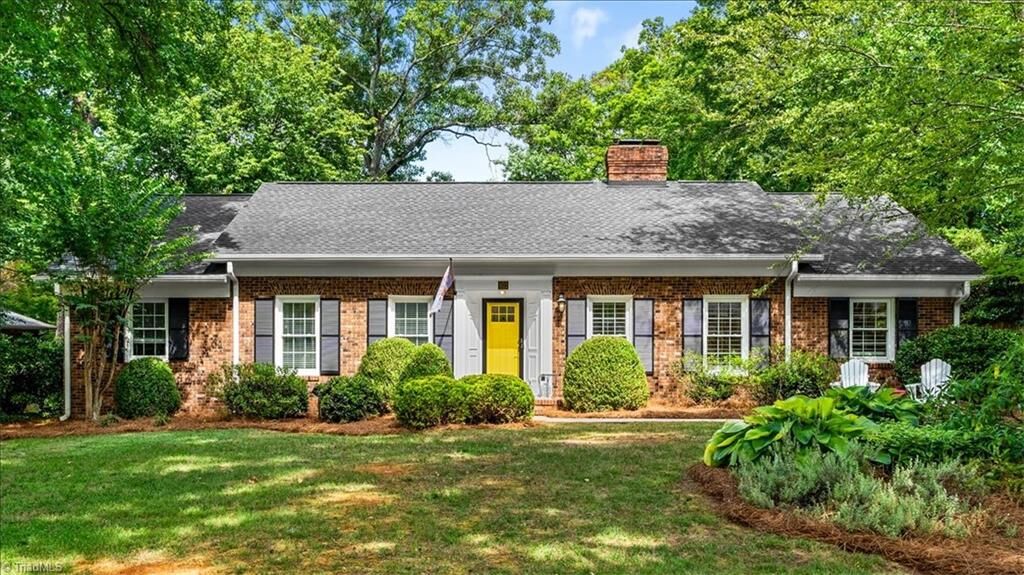 Property Photo: 802 Kemp Road W NC 27410