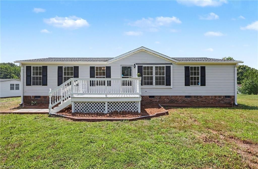 Property Photo: 479 Joe Hege Road NC 27012