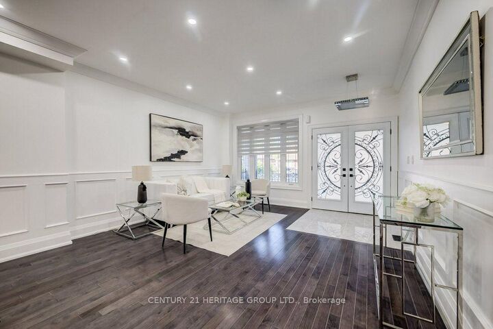 Property Photo:  287 Kennedy Road  ON M1N 3P6 