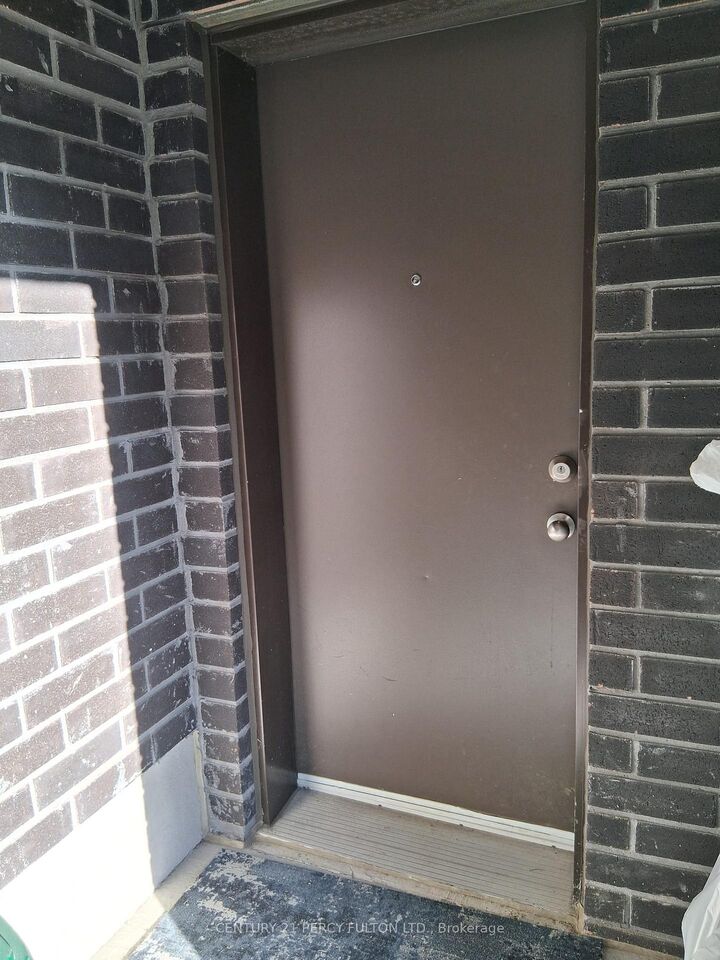 Photo de la propriété:  1 Sydney Circle  ON L4H 4R2 