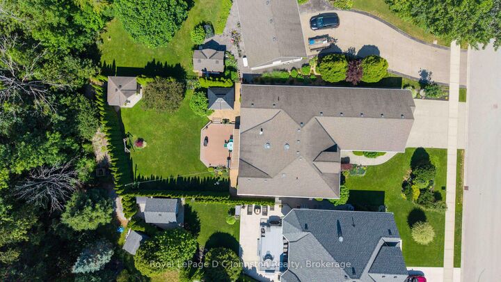 Property Photo: 569 Creekwood Drive ON N0H 2L0