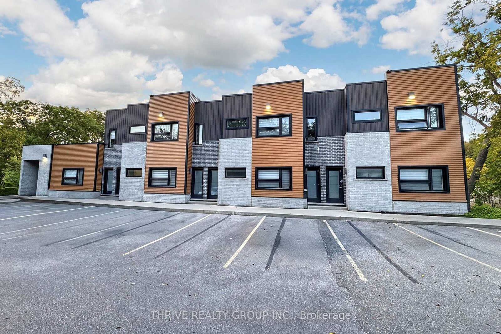 Property Photo: 147 Pond Mills Road 2 ON N5Z 3X3