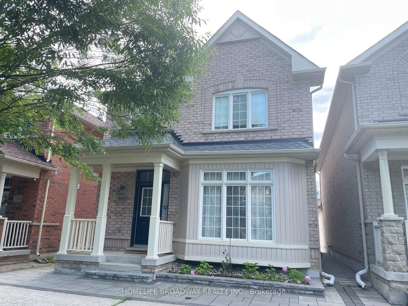 Property Photo: 800 Cornell Rouge Boulevard ON L6B 0K6