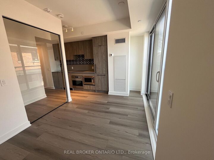 Property Photo: 5 Lakeview Avenue 218 ON M6J 3B2
