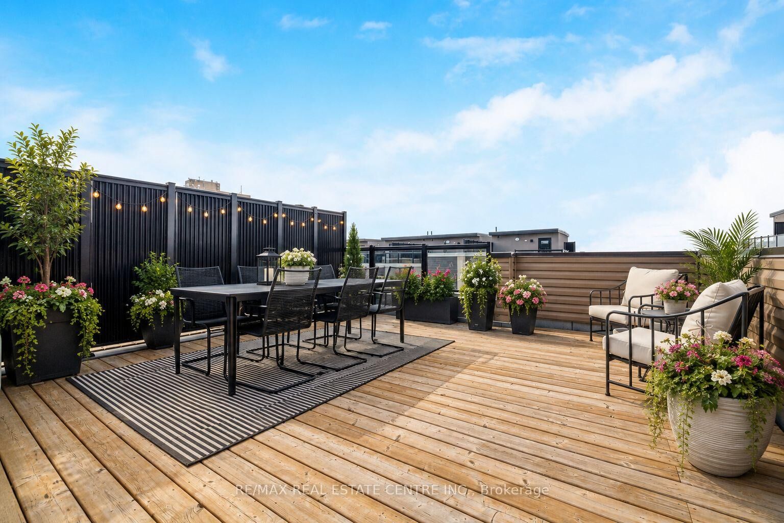 Property Photo:  3409 Ridgeway Drive 18  ON L5L 0B9 