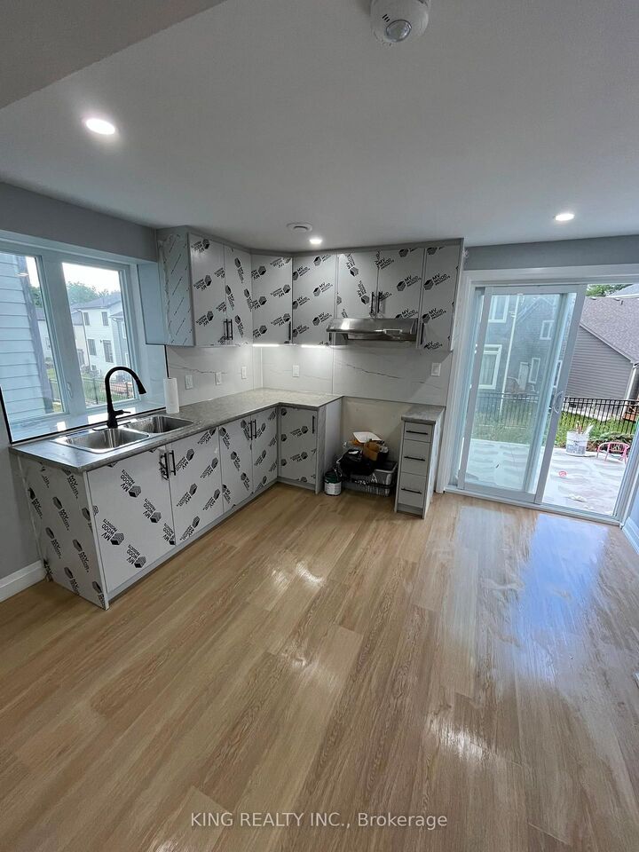 Property Photo: 34 Julie Crescent (Lower) ON N5Z 0A9