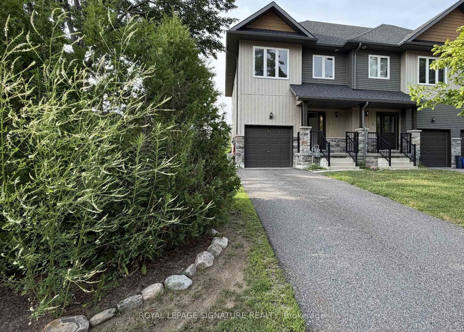 Property Photo: 393 Manitoba Street N 1 ON P1L 1B4